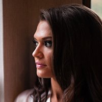 Danielle Brett Naken