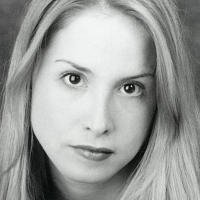 Danielle Carin Naken