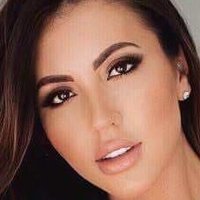 Danielle Vaughan Naken