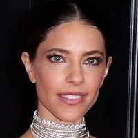 Debi Nova Naken
