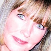 Deborah Foreman Naken
