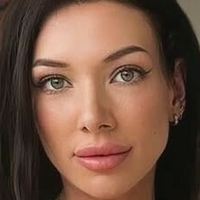 Delina Naken