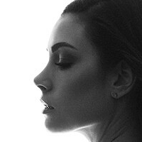 Denice Andree Naken
