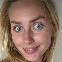 desire_livi Naken