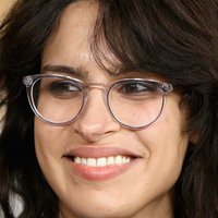 Desiree Akhavan Naken