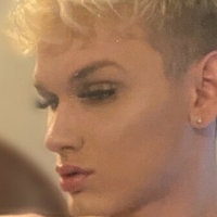 deyluvty Naken
