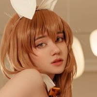 Donna Loli Naken