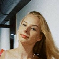 Dorka Juhasz Naken