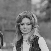 Elaine Taylor Naken
