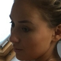 Elesha Arnfield Naken