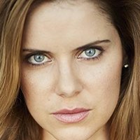 Elisabeth Hower Naken