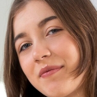 Eliza Thorn Naken