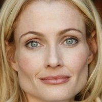 Elizabeth Hobgood Naken