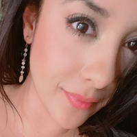 Elizabeth Retana Naken