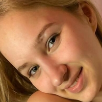 Elizabeth Yummy Naken