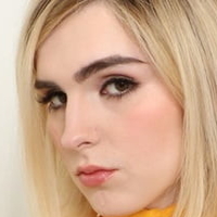 Ella Hollywood Naken