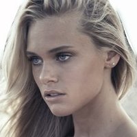Ellie Ottaway Naken