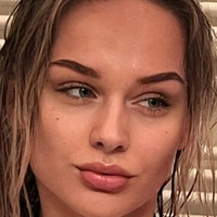 Eloise haper Naken