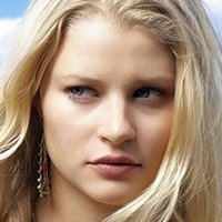 Emilie de Ravin Naken