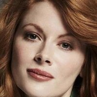Emily Beecham Naken