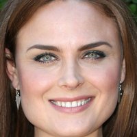 Emily Deschanel Naken