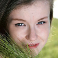 Emily Field Naken