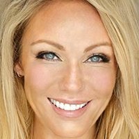 Emily Roche Naken