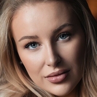 Emily Schweiger Naken