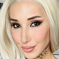 Emma Lusicich Naken