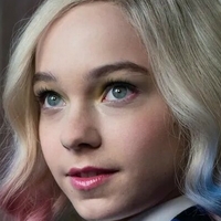 Emma Myers Naken