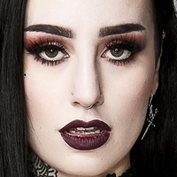 Emma Vauxdevil Naken