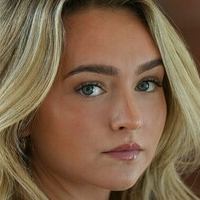 emmaleaanne Naken