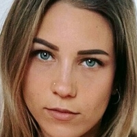 emmeback Naken