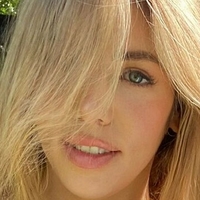 Emmy Elliott Naken