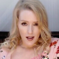 Empress Elle Naken