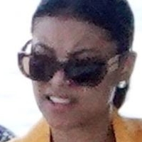 Eniko Hart Naken