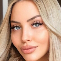 Erika Hevia Naken