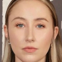 Erin Doherty Naken