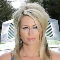 Ester Dee Naken