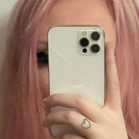 Faye Mikah Naken