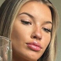 Fiona Mae Naken