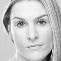 Fiona Walker Naken