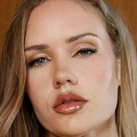 Gabi Ashton Naken