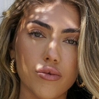Gia Gabriella Naken