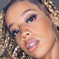 Giana Malise Naken