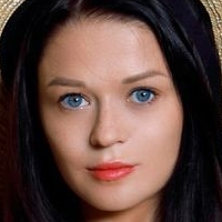 Gloria Davis Naken