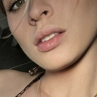 Goldiva Naken