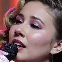 Haley Reinhart Naken