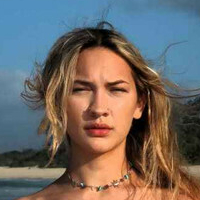 Halia Beamer Naken