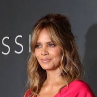 Halle Berry Naken